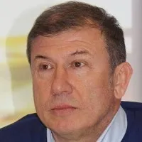 Tanju Çolak